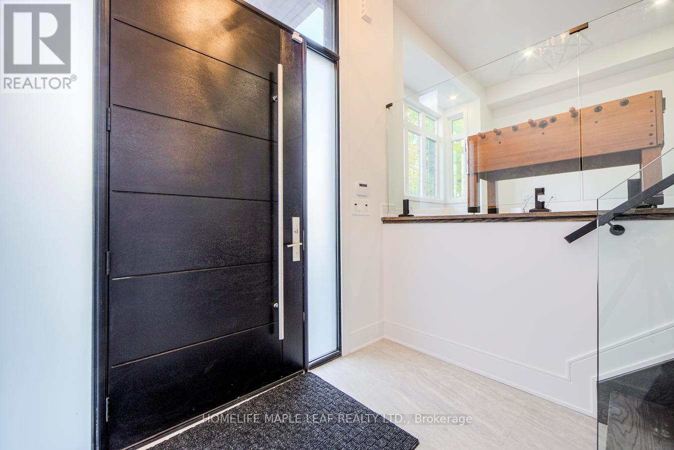 90 Scanlon Avenue, Bradford West Gwillimbury, Ontario  L3Z 1G6 - Photo 3 - N12462731