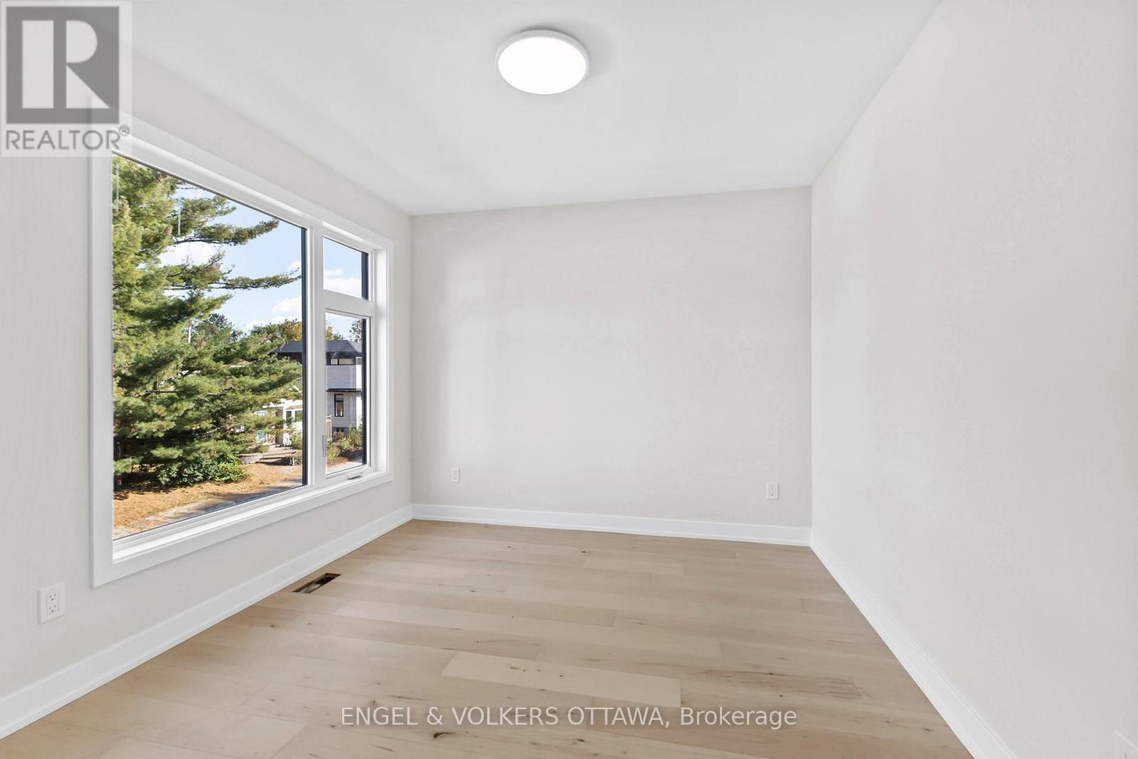 48 Mcnaughton Avenue, Ottawa, Ontario  K1S 0J2 - Photo 27 - X12462778