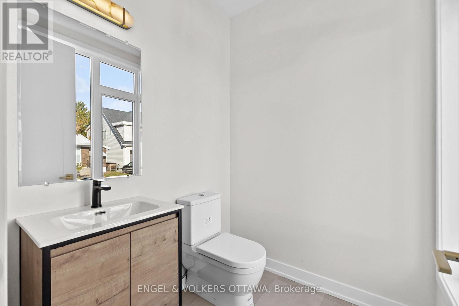 48 Mcnaughton Avenue, Ottawa, Ontario  K1S 0J2 - Photo 6 - X12462778