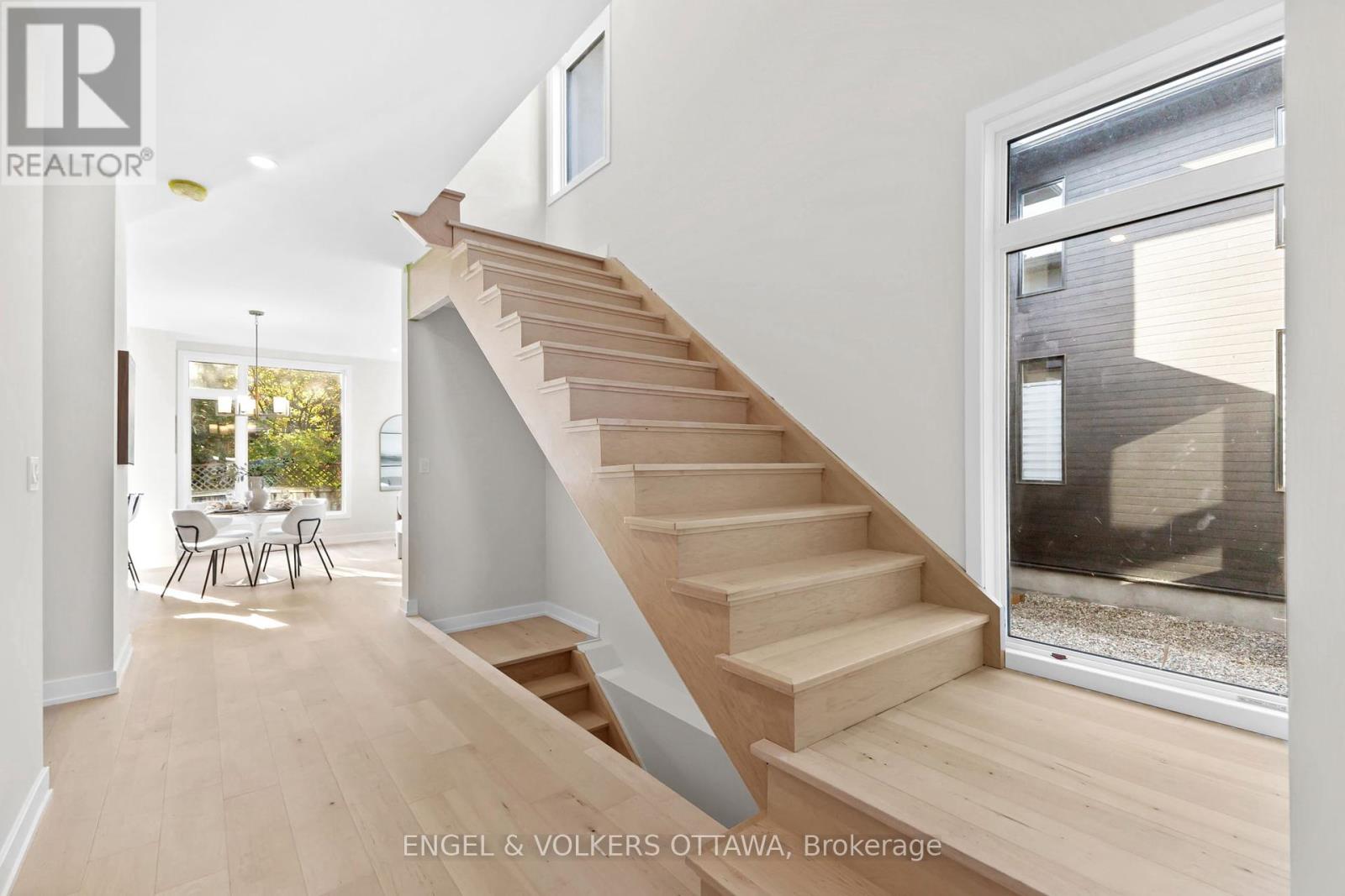 48 Mcnaughton Avenue, Ottawa, Ontario  K1S 0J2 - Photo 7 - X12462778