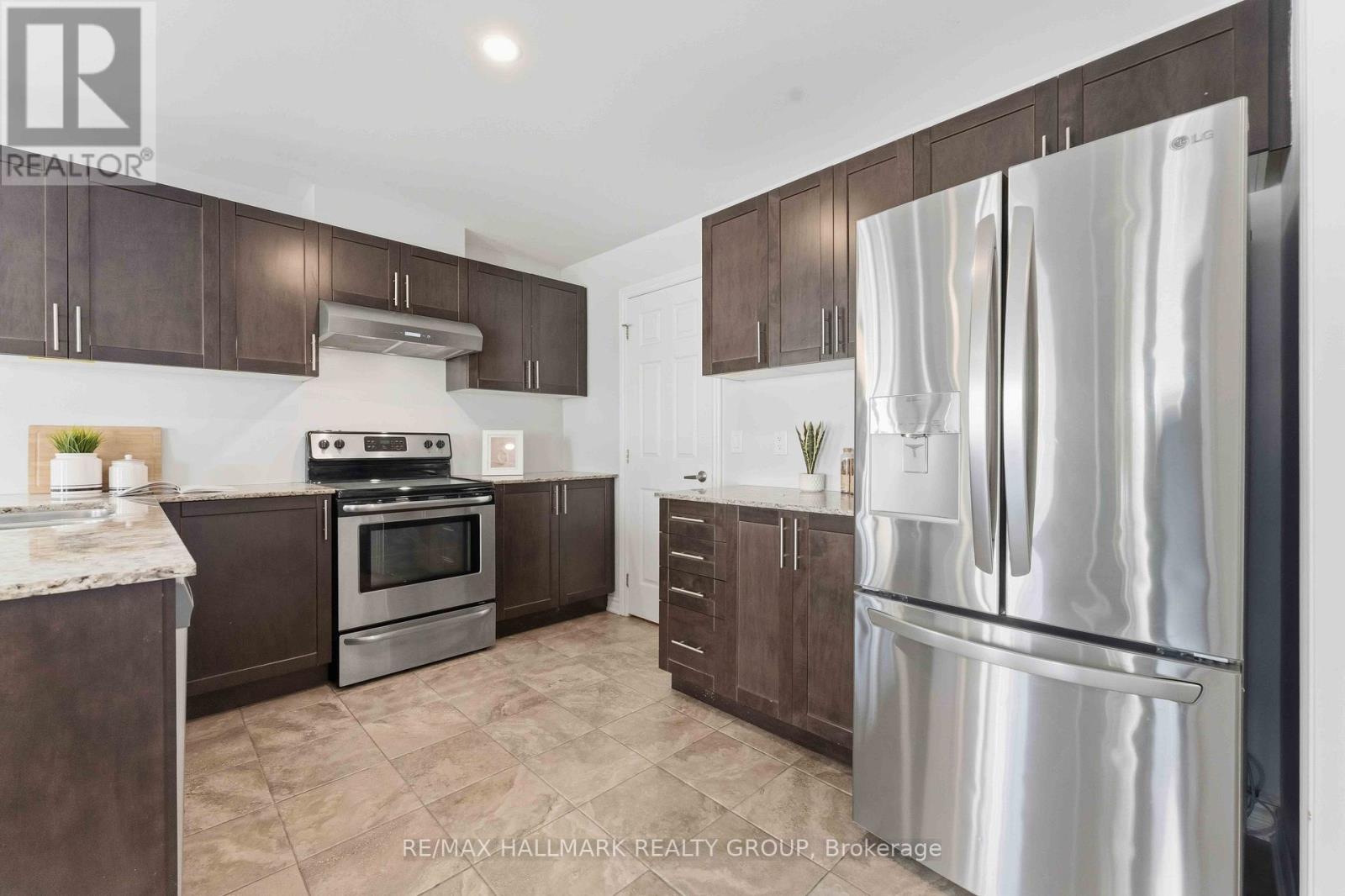 730d Maloja Way, Ottawa, Ontario  K2S 0N6 - Photo 15 - X12462814