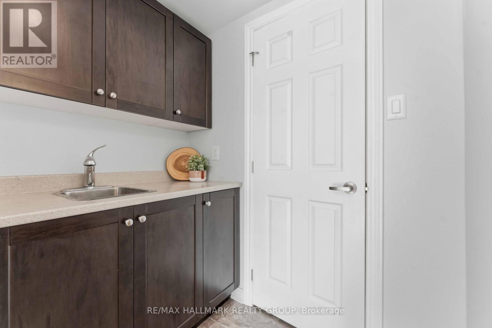 730d Maloja Way, Ottawa, Ontario  K2S 0N6 - Photo 7 - X12462814