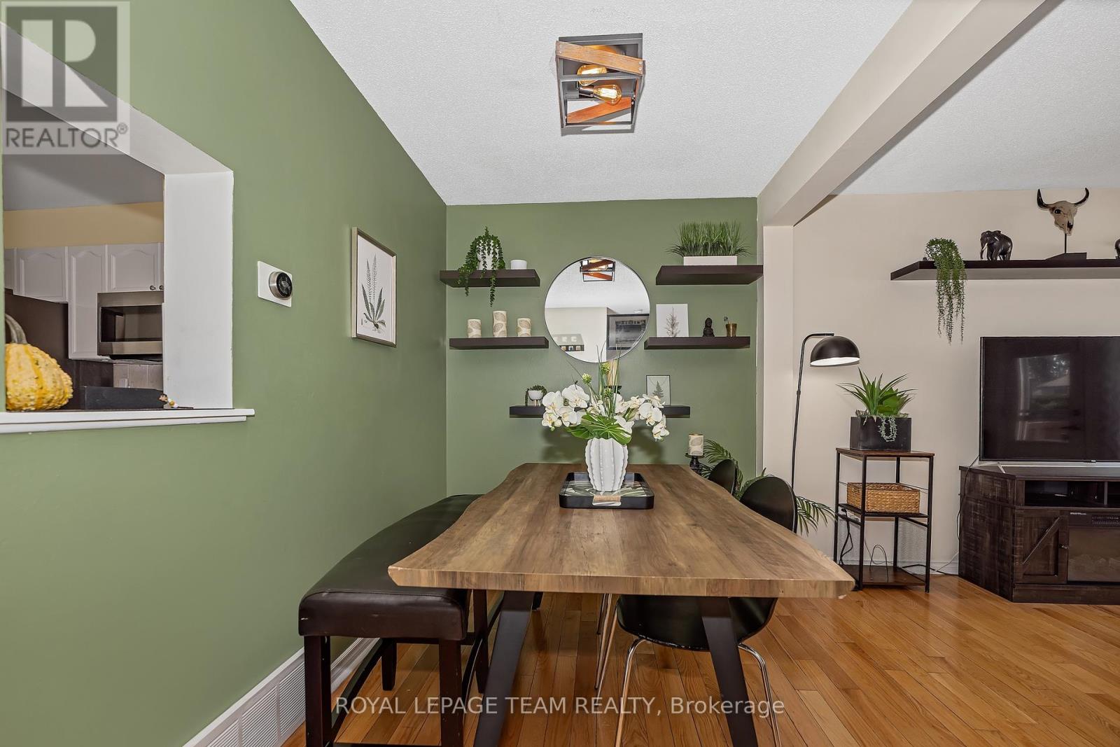 1844 Stonehenge Crescent, Ottawa, Ontario  K1B 4Z9 - Photo 12 - X12462851