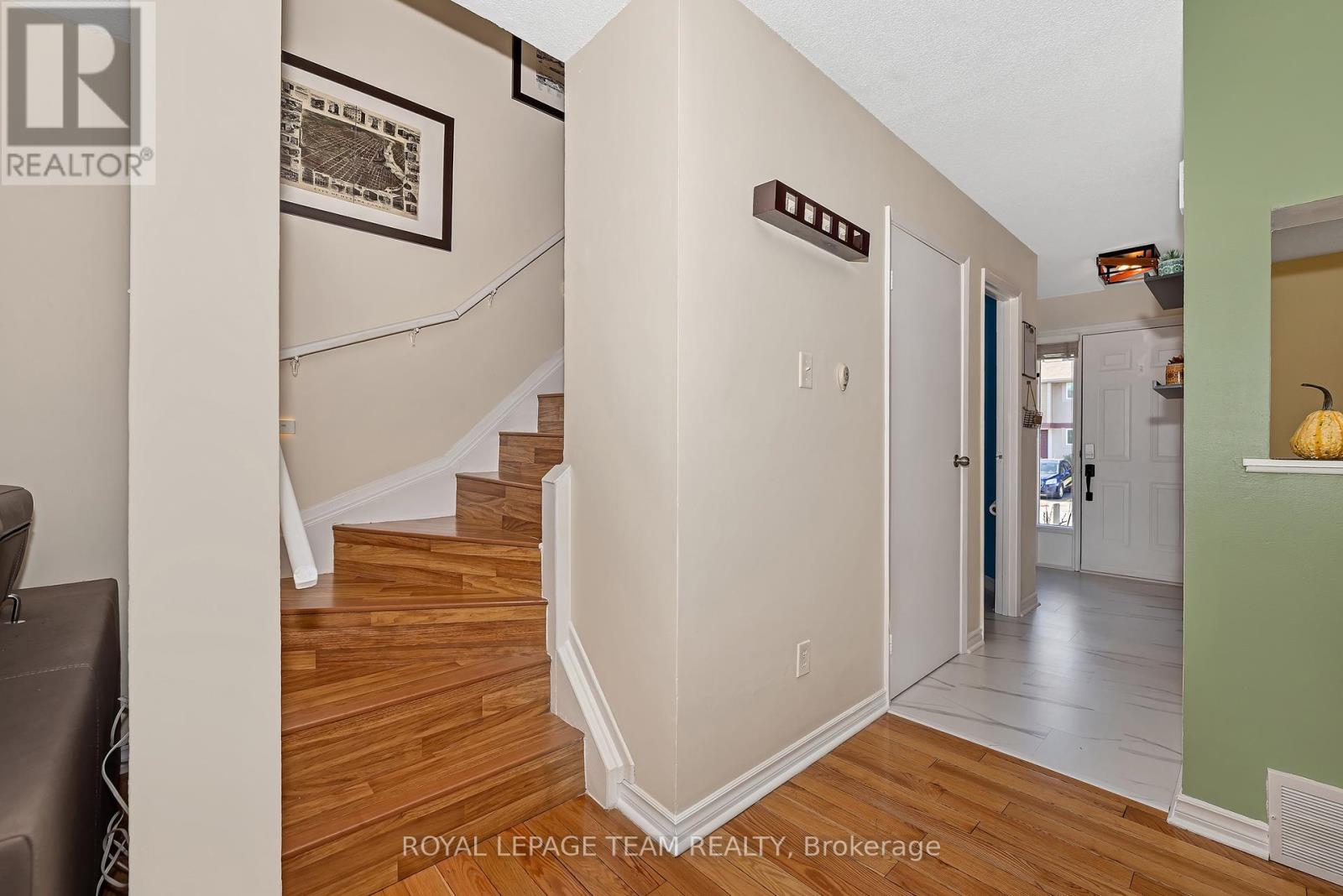 1844 Stonehenge Crescent, Ottawa, Ontario  K1B 4Z9 - Photo 19 - X12462851