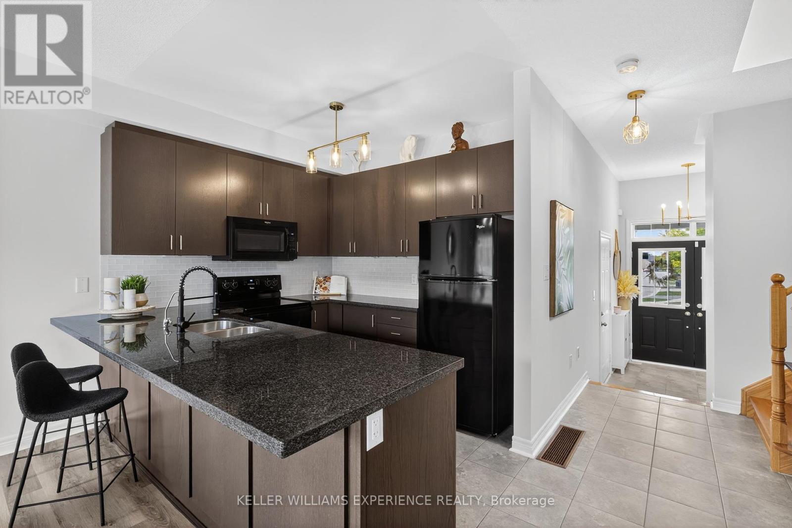 70 Pearcey Crescent, Barrie, Ontario  L4N 6R7 - Photo 7 - S12462633