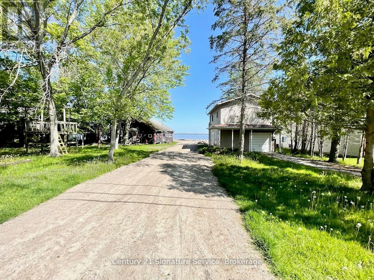264 Robins Point Road, Tay, Ontario  L0K 2A0 - Photo 2 - S12462766
