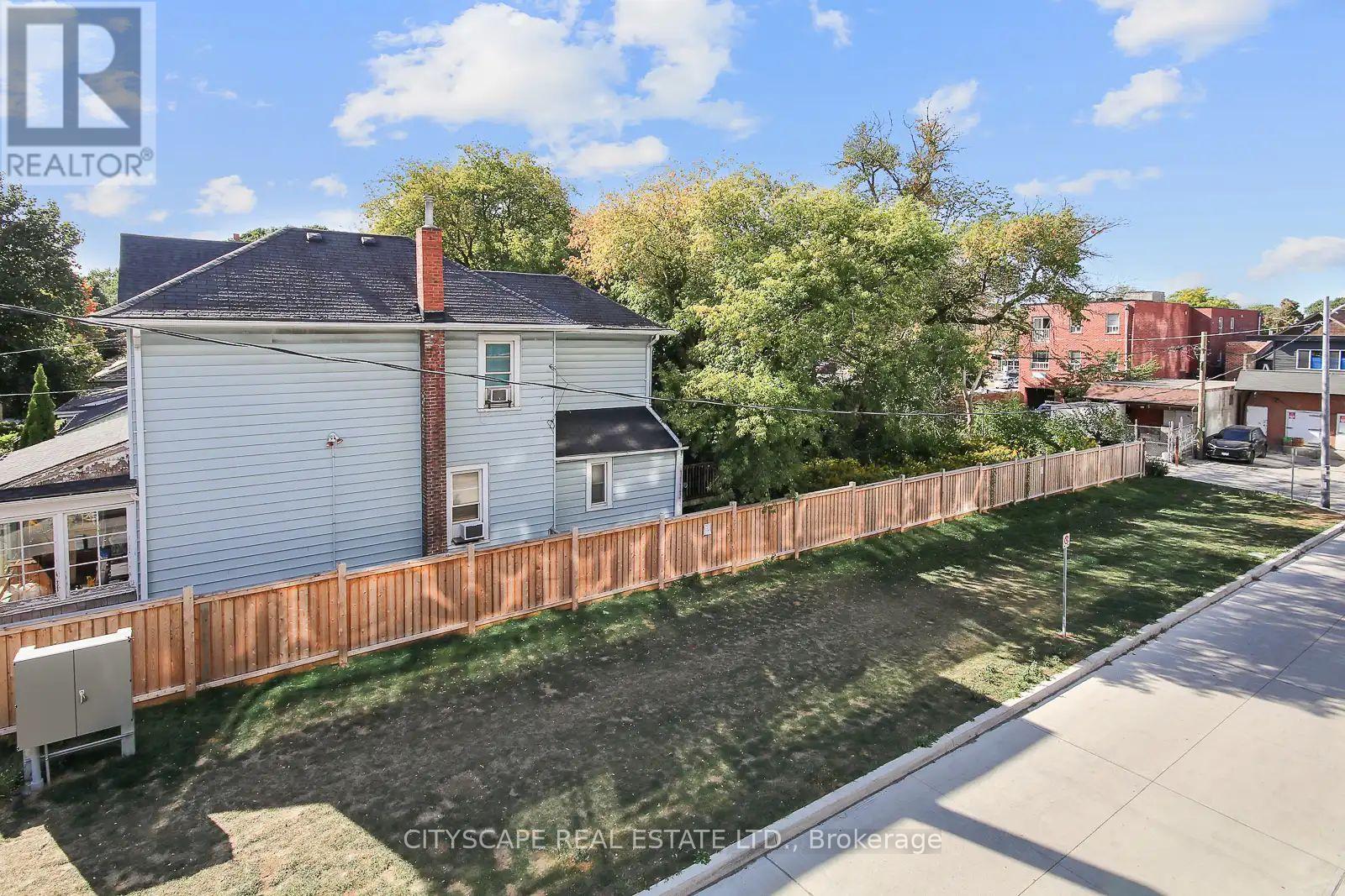 303 - 286 Main Street, Toronto, Ontario  M4C 0B3 - Photo 24 - E12460498
