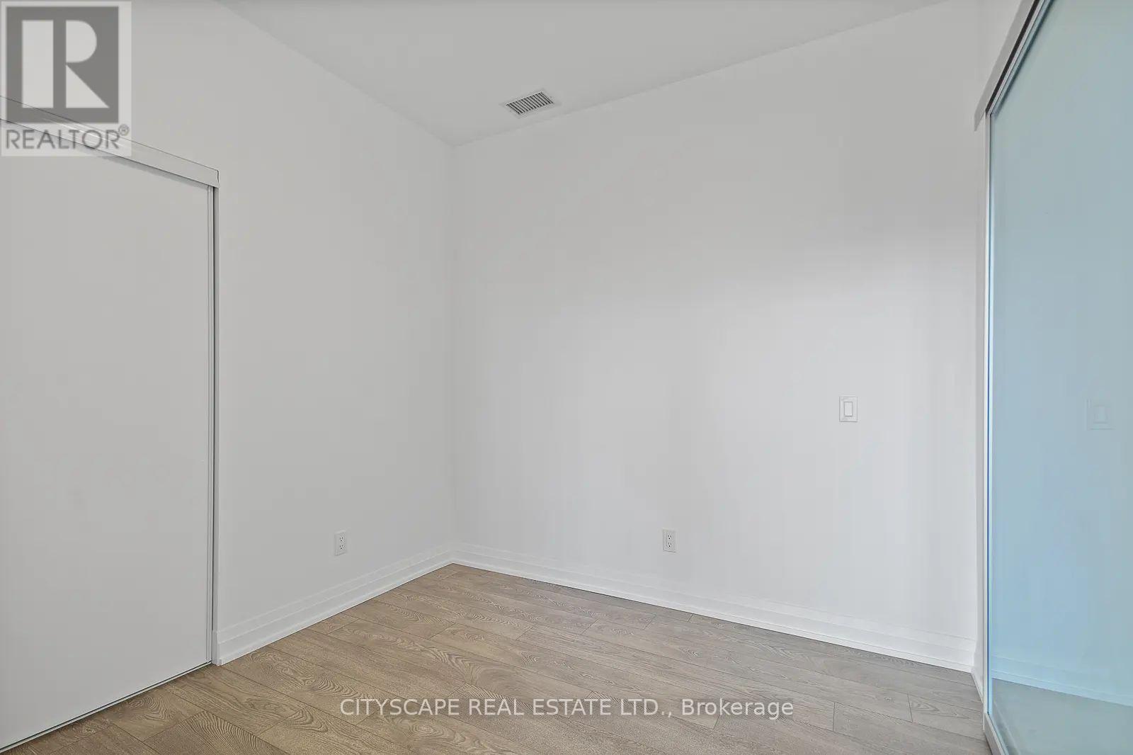 303 - 286 Main Street, Toronto, Ontario  M4C 0B3 - Photo 7 - E12460498