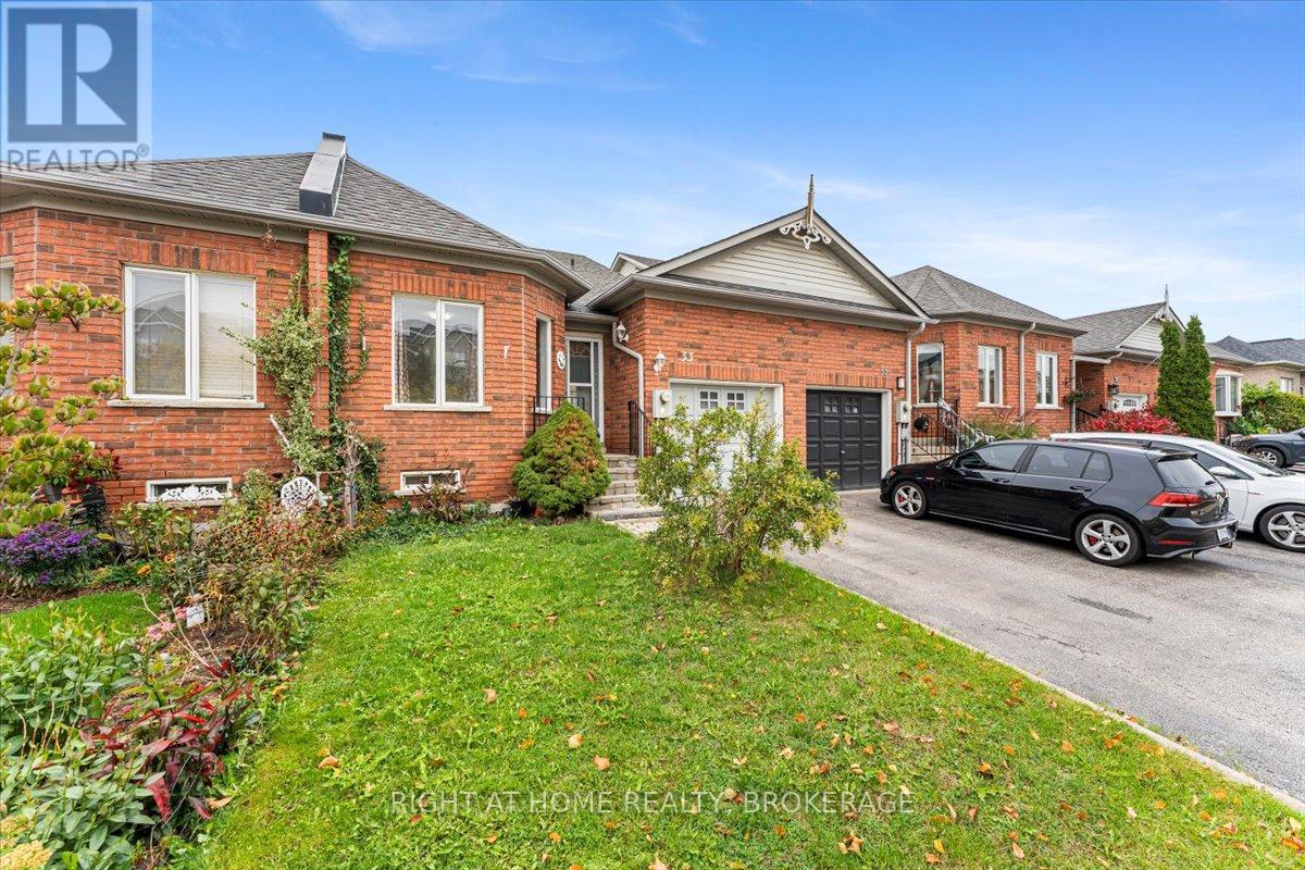 33 Atwood Avenue, Halton Hills, Ontario  L7G 5Z9 - Photo 3 - W12462830