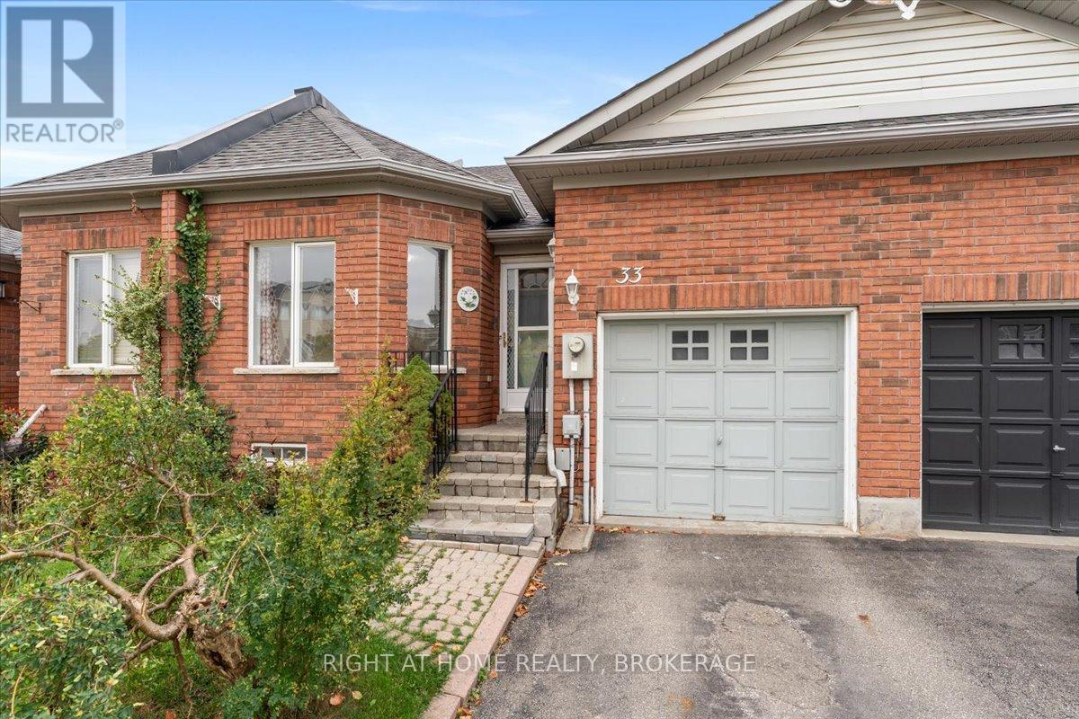 33 Atwood Avenue, Halton Hills, Ontario  L7G 5Z9 - Photo 4 - W12462830