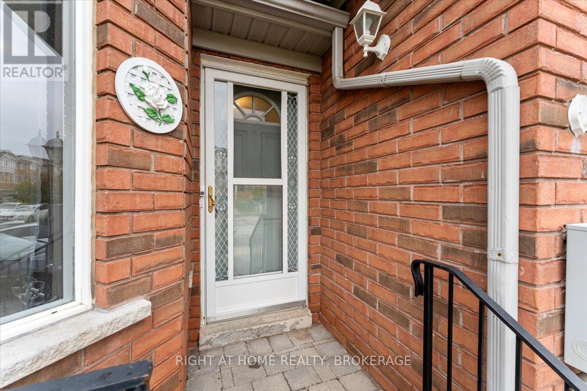33 Atwood Avenue, Halton Hills, Ontario  L7G 5Z9 - Photo 5 - W12462830