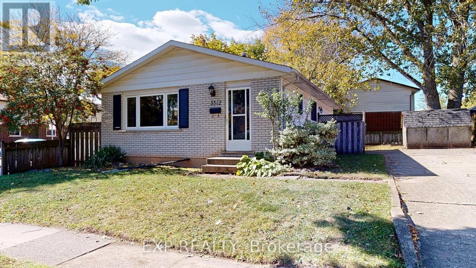 3312 Addison Avenue, Niagara Falls, Ontario  L2J 3L1 - Photo 1 - X12462796