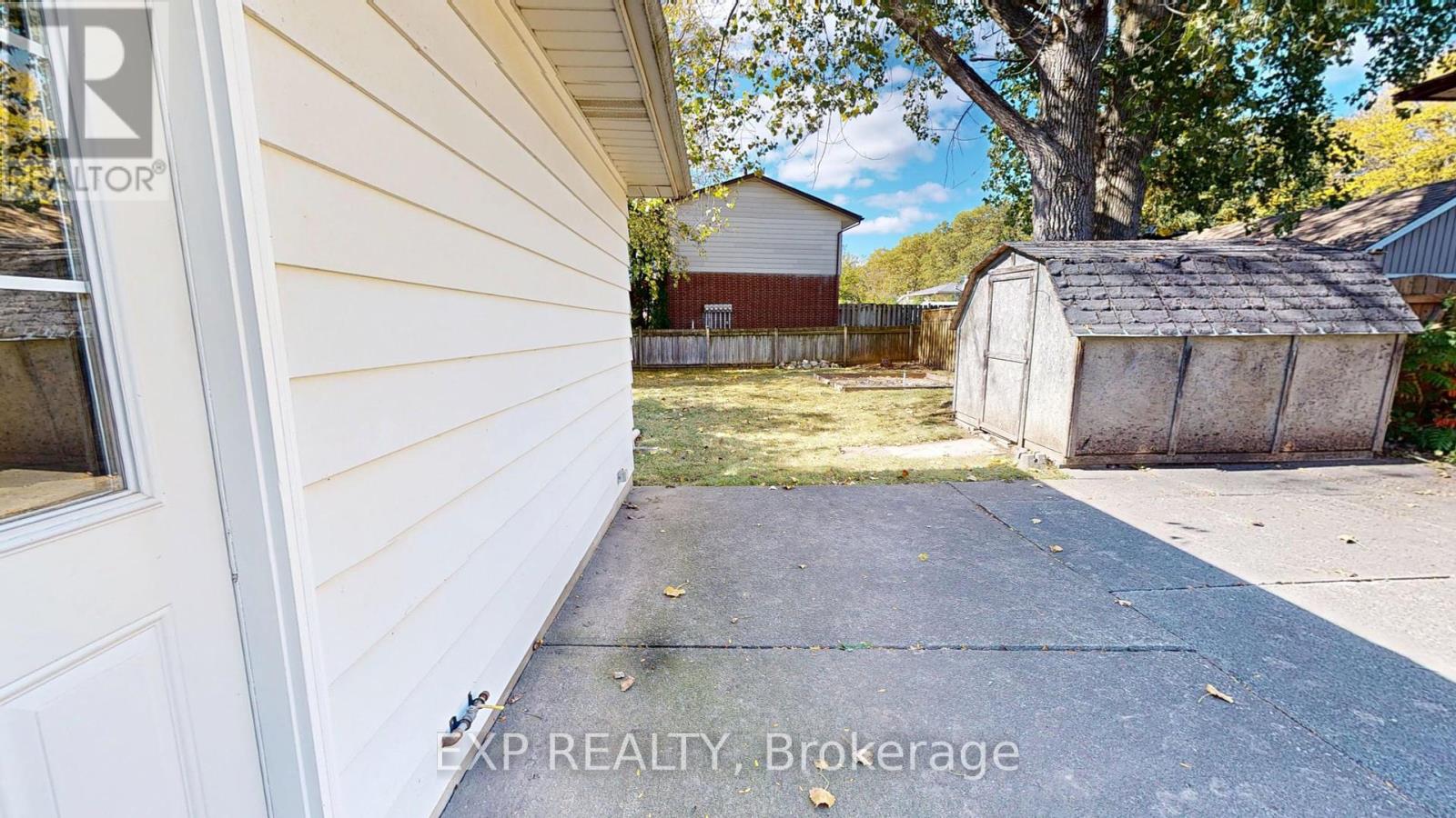 3312 Addison Avenue, Niagara Falls, Ontario  L2J 3L1 - Photo 3 - X12462796