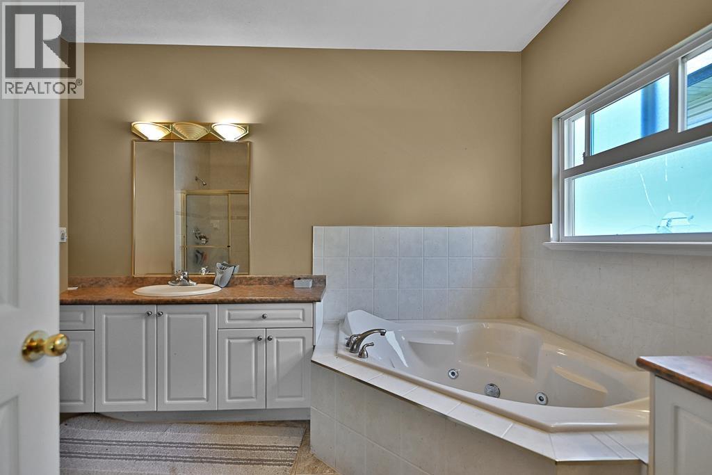 21008 Barker Avenue, Maple Ridge, British Columbia  V2X 8R6 - Photo 18 - R3058444