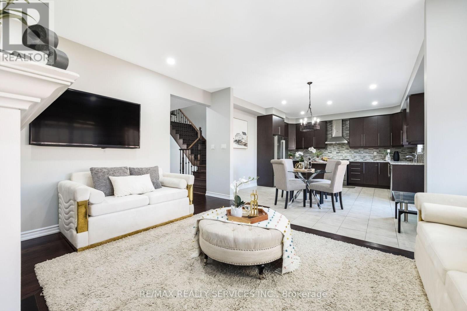 21 Magical Road, Brampton, Ontario  L7A 4P8 - Photo 13 - W12462619