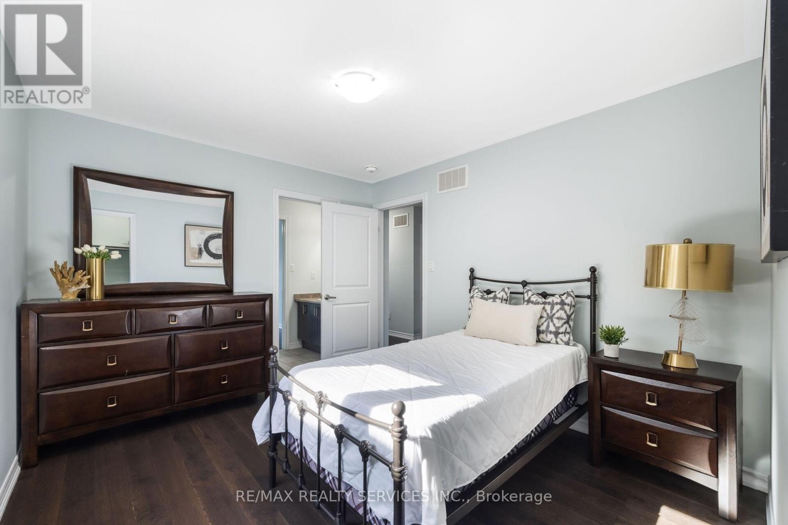 21 Magical Road, Brampton, Ontario  L7A 4P8 - Photo 36 - W12462619