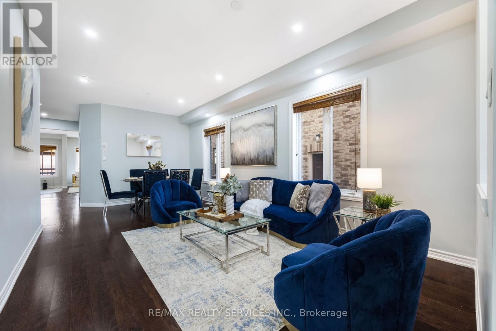 21 Magical Road, Brampton, Ontario  L7A 4P8 - Photo 4 - W12462619