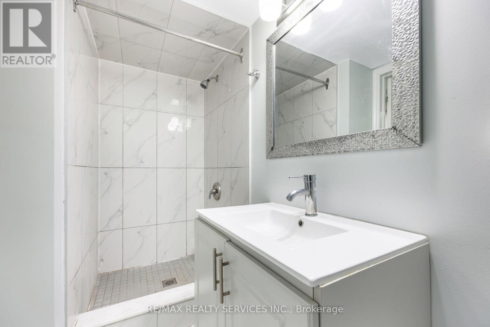 21 Magical Road, Brampton, Ontario  L7A 4P8 - Photo 42 - W12462619