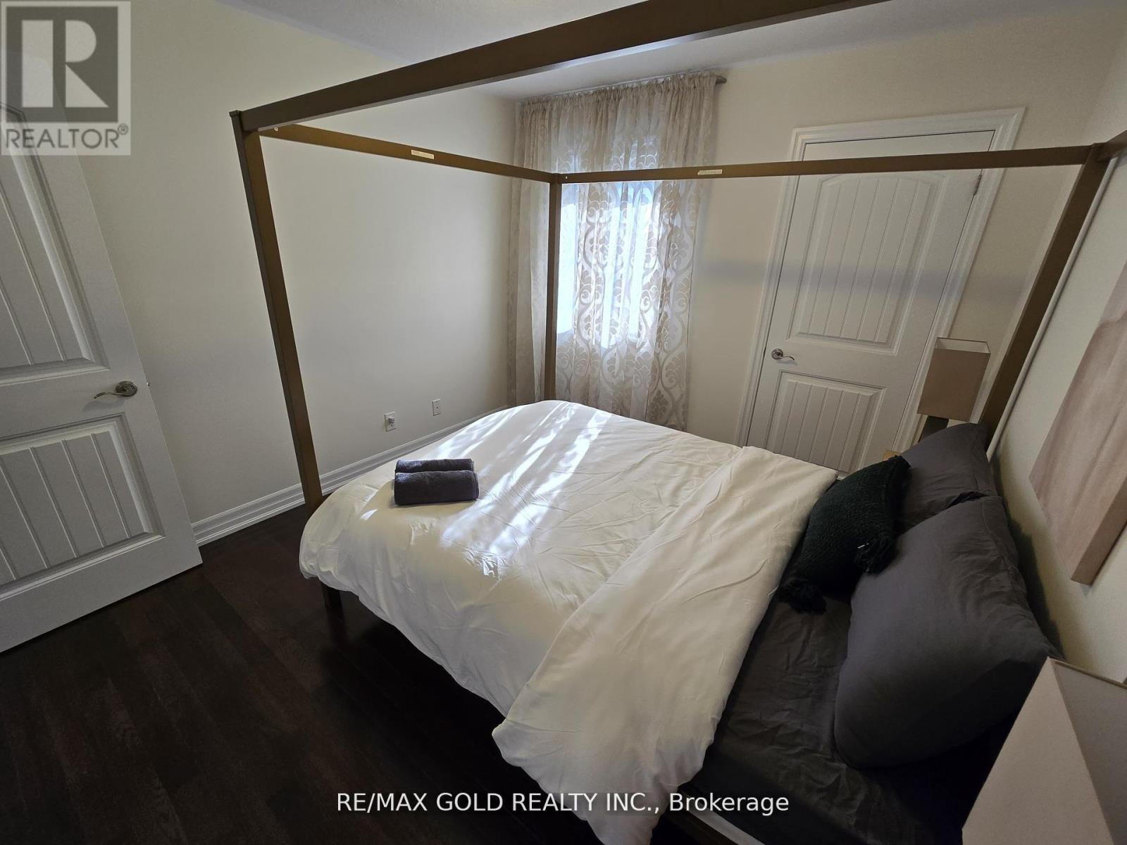 87 Scott Boulevard, Milton, Ontario  L9T 0S3 - Photo 27 - W12462625