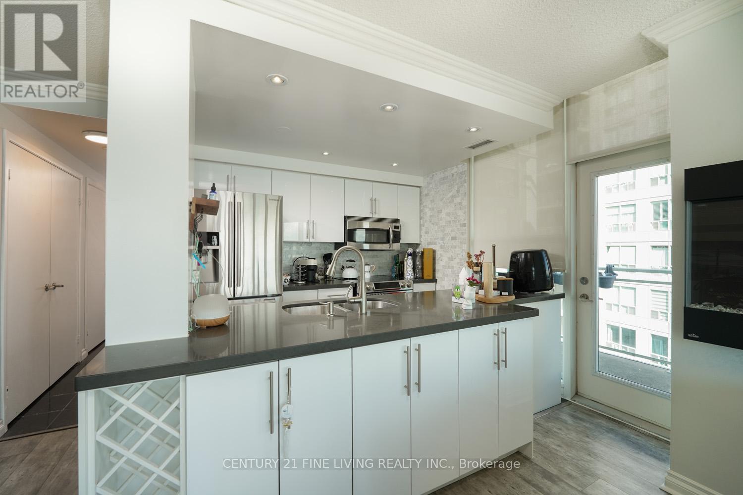 904 - 2067 Lake Shore Boulevard W, Toronto, Ontario  M8V 4B8 - Photo 10 - W12462651