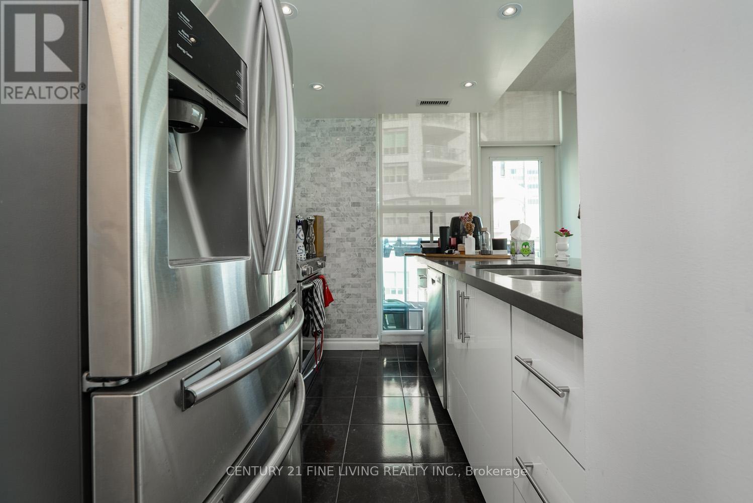 904 - 2067 Lake Shore Boulevard W, Toronto, Ontario  M8V 4B8 - Photo 8 - W12462651
