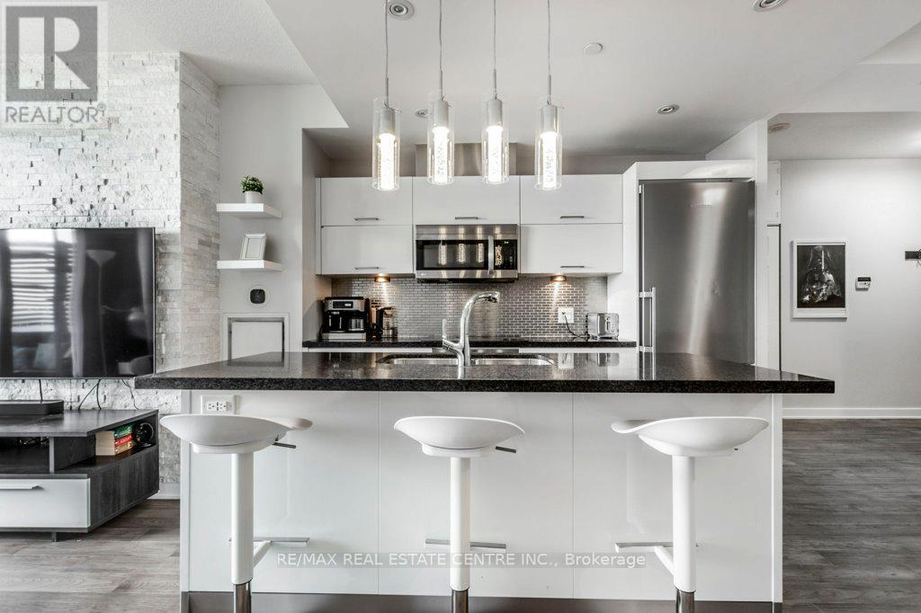 1712 - 90 Parklawn Road, Toronto, Ontario  M8Y 0B6 - Photo 15 - W12462659