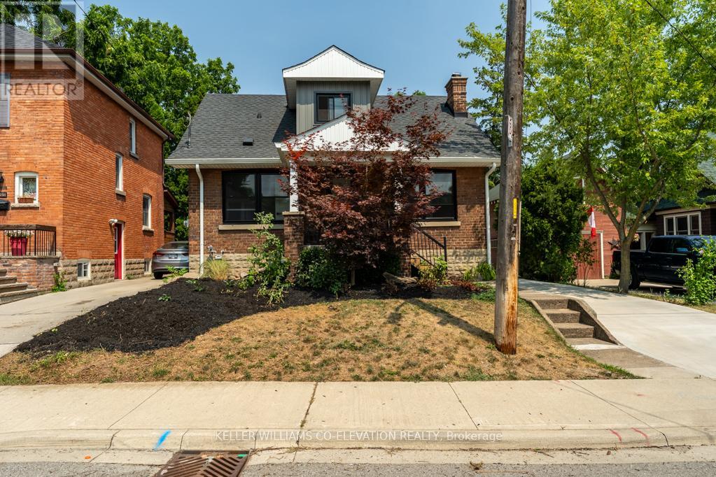 493 Crosby Avenue, Burlington, Ontario  L7R 2R6 - Photo 2 - W12462671
