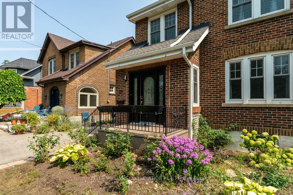 39 Court Street N, Milton, Ontario  L9T 2S2 - Photo 4 - W12462676