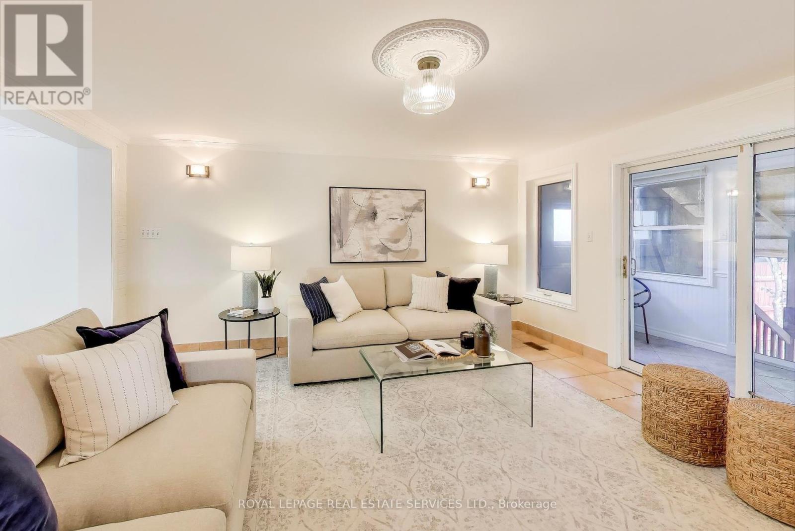 135 Giltspur Drive, Toronto, Ontario  M3L 1M4 - Photo 13 - W12462680