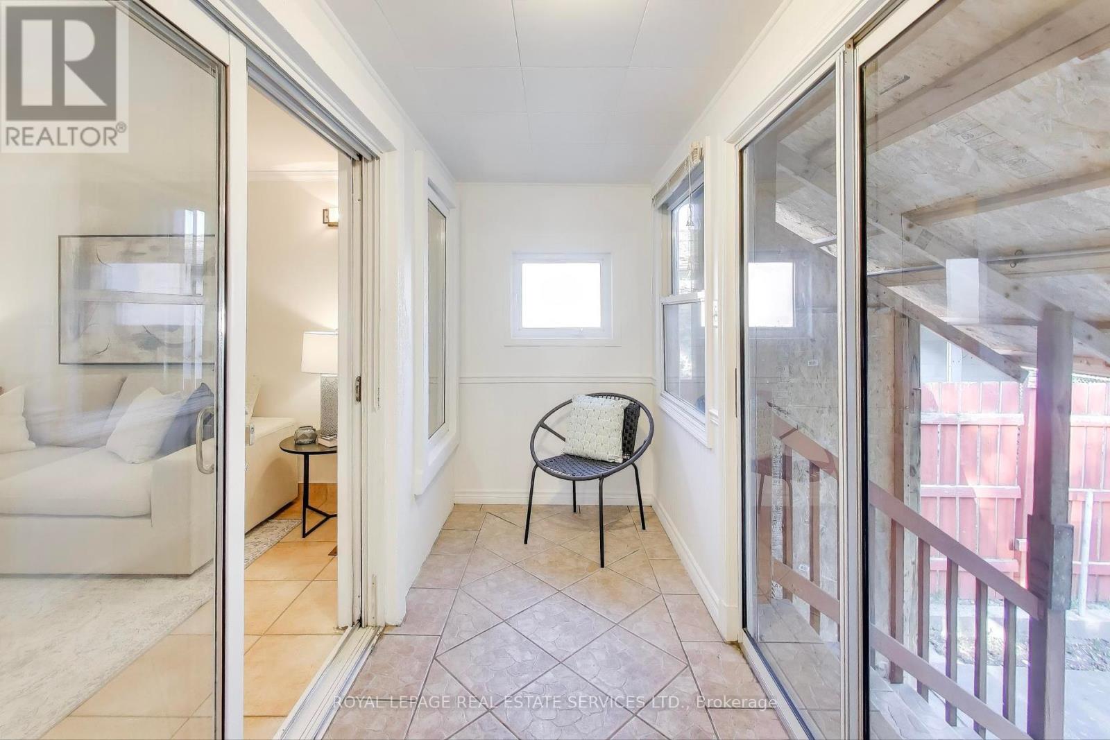 135 Giltspur Drive, Toronto, Ontario  M3L 1M4 - Photo 16 - W12462680