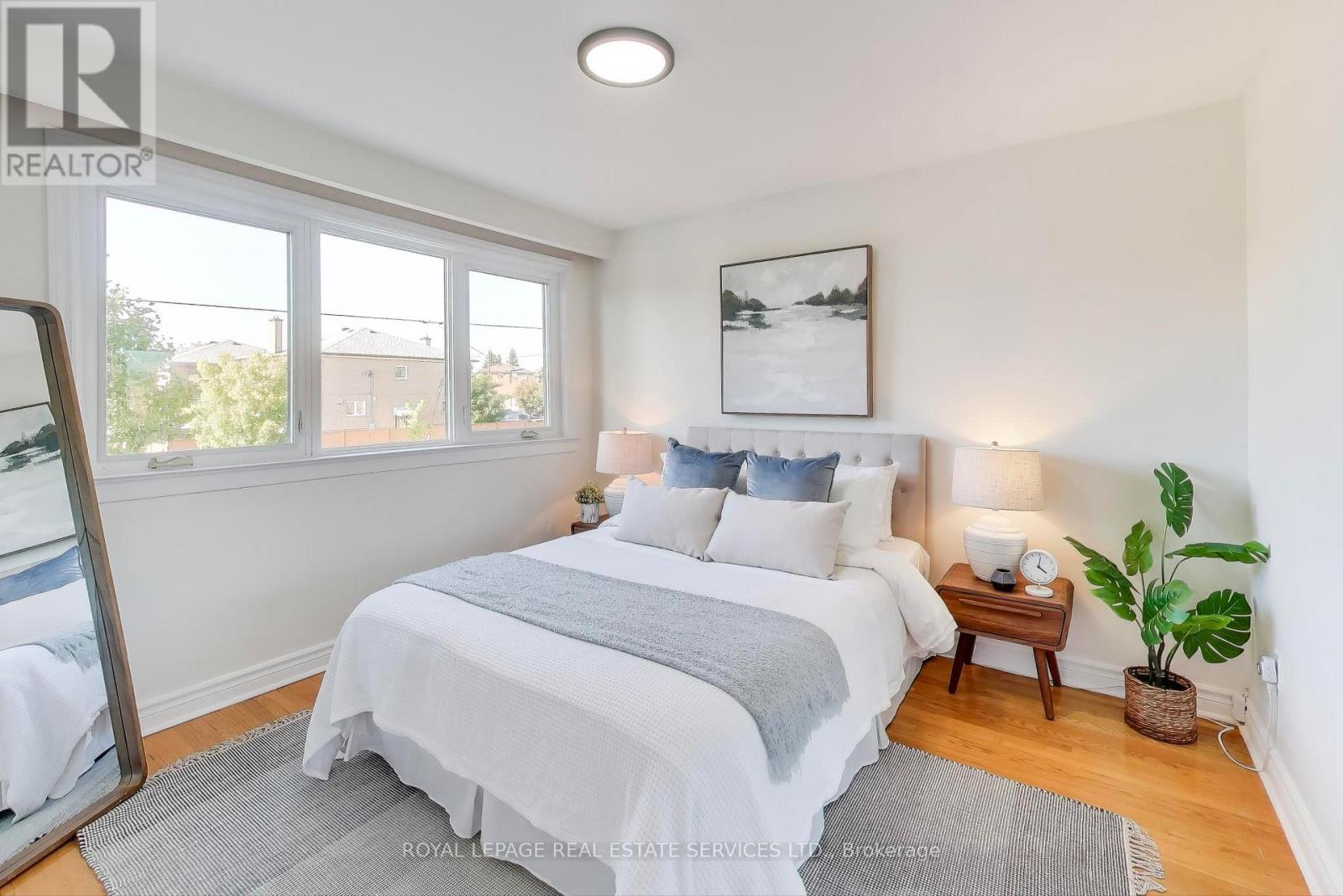 135 Giltspur Drive, Toronto, Ontario  M3L 1M4 - Photo 18 - W12462680