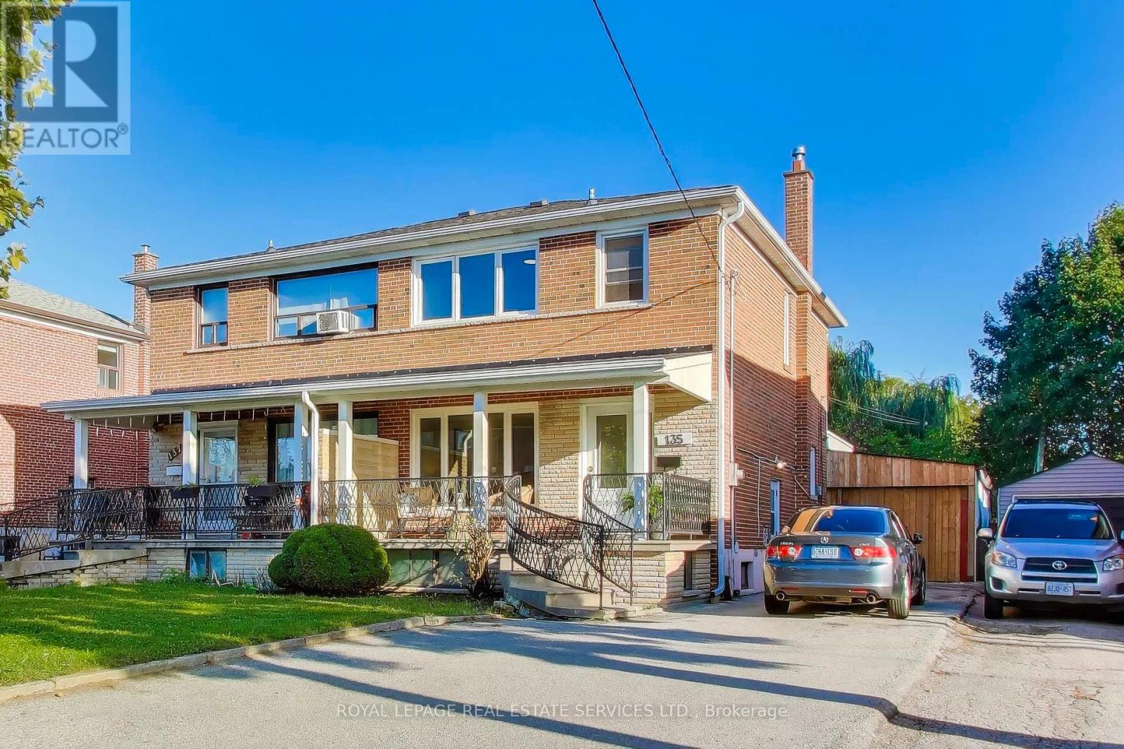 135 Giltspur Drive, Toronto, Ontario  M3L 1M4 - Photo 2 - W12462680
