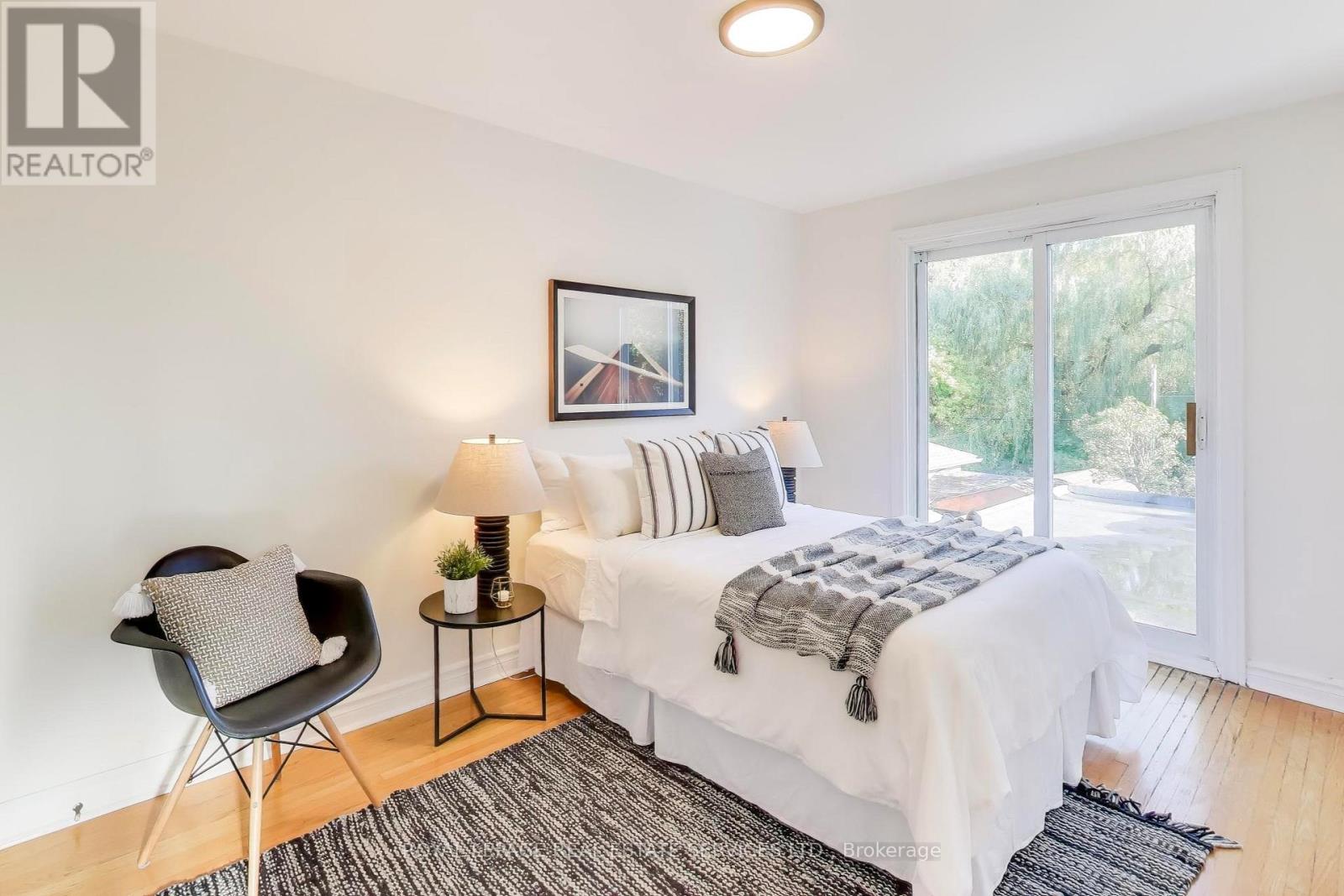 135 Giltspur Drive, Toronto, Ontario  M3L 1M4 - Photo 20 - W12462680