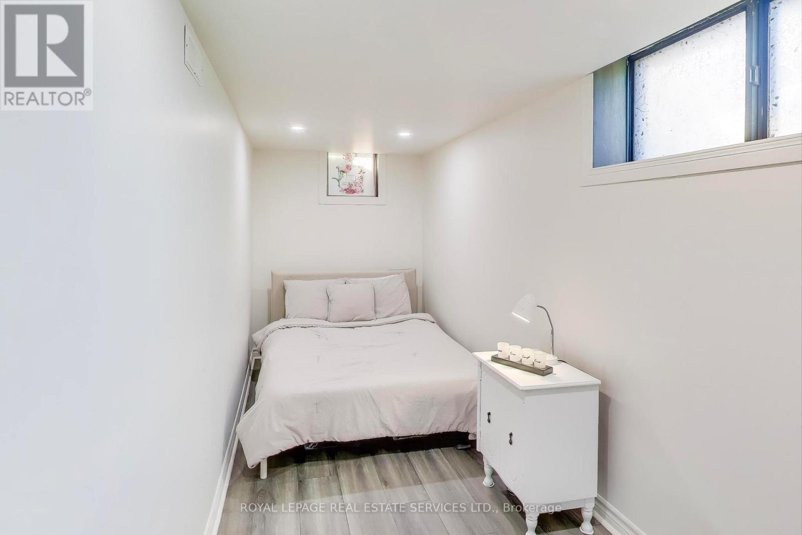 135 Giltspur Drive, Toronto, Ontario  M3L 1M4 - Photo 33 - W12462680