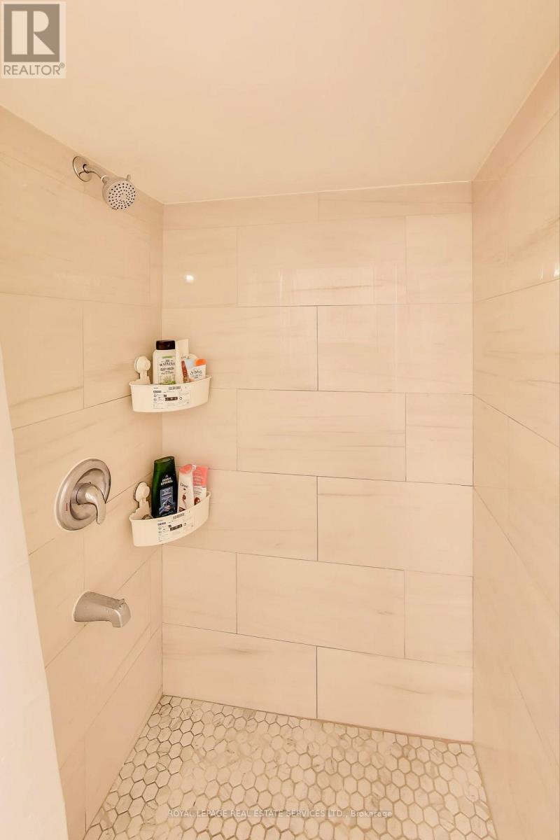 135 Giltspur Drive, Toronto, Ontario  M3L 1M4 - Photo 36 - W12462680