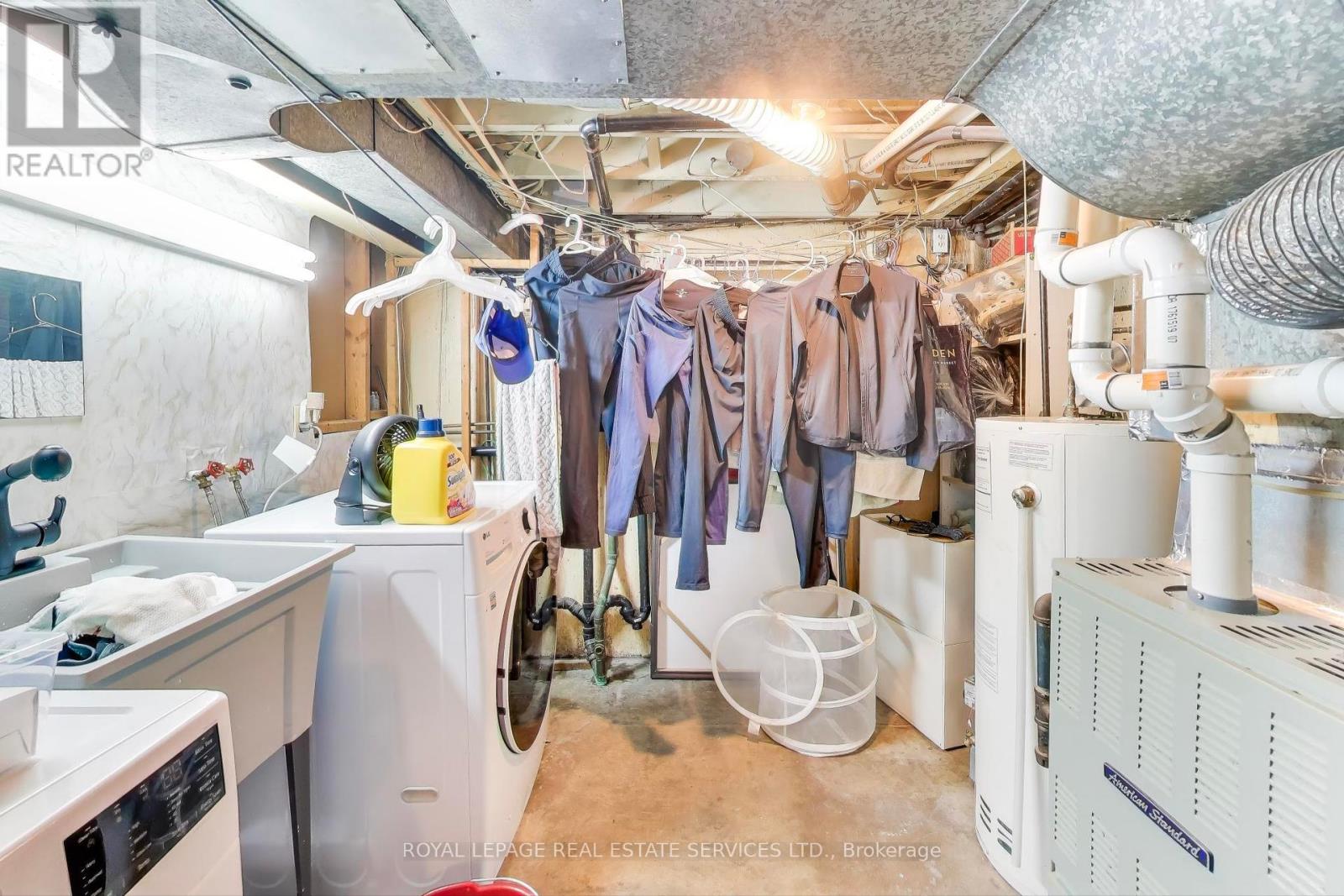 135 Giltspur Drive, Toronto, Ontario  M3L 1M4 - Photo 37 - W12462680