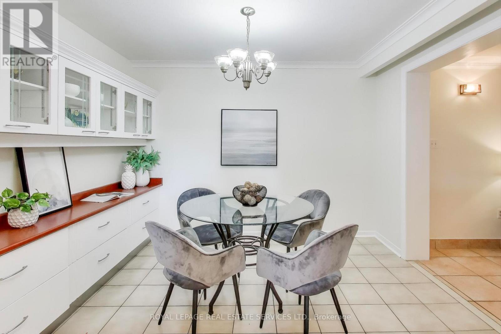 135 Giltspur Drive, Toronto, Ontario  M3L 1M4 - Photo 9 - W12462680