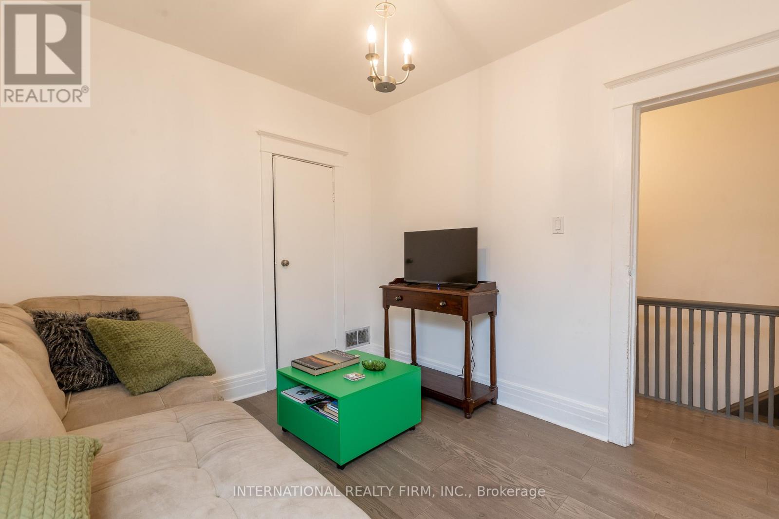1273 Lansdowne Avenue, Toronto, Ontario  M6H 3Z9 - Photo 19 - W12462690