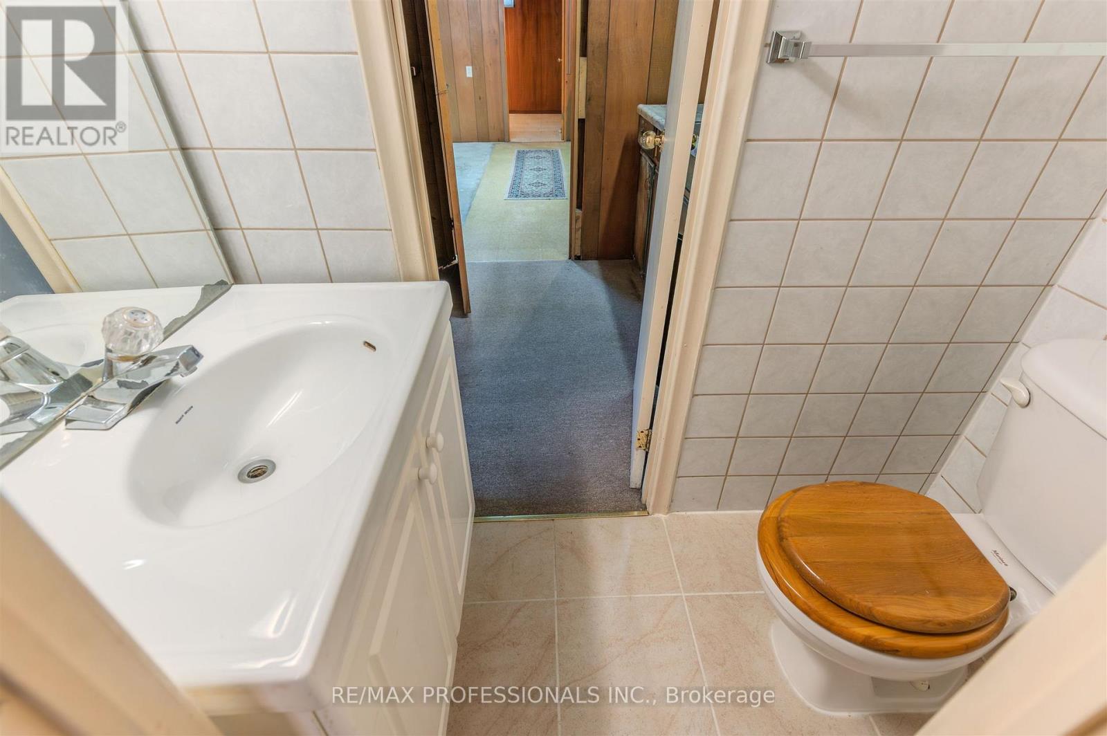 98 Ambleside Avenue, Toronto, Ontario  M8Z 2J1 - Photo 28 - W12462719