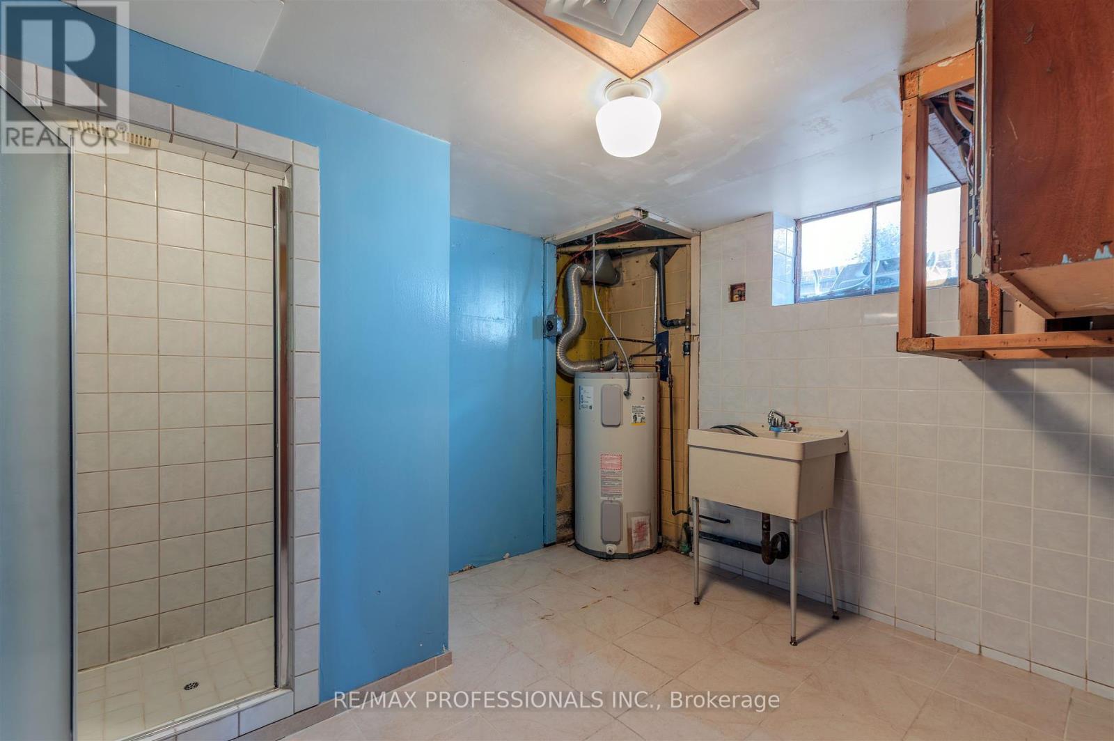 98 Ambleside Avenue, Toronto, Ontario  M8Z 2J1 - Photo 29 - W12462719
