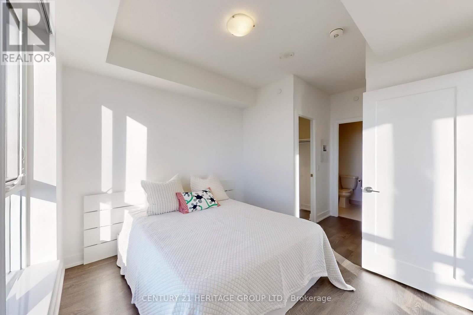 4302 - 7 Mabelle Avenue, Toronto, Ontario  M9A 4X7 - Photo 12 - W12462737