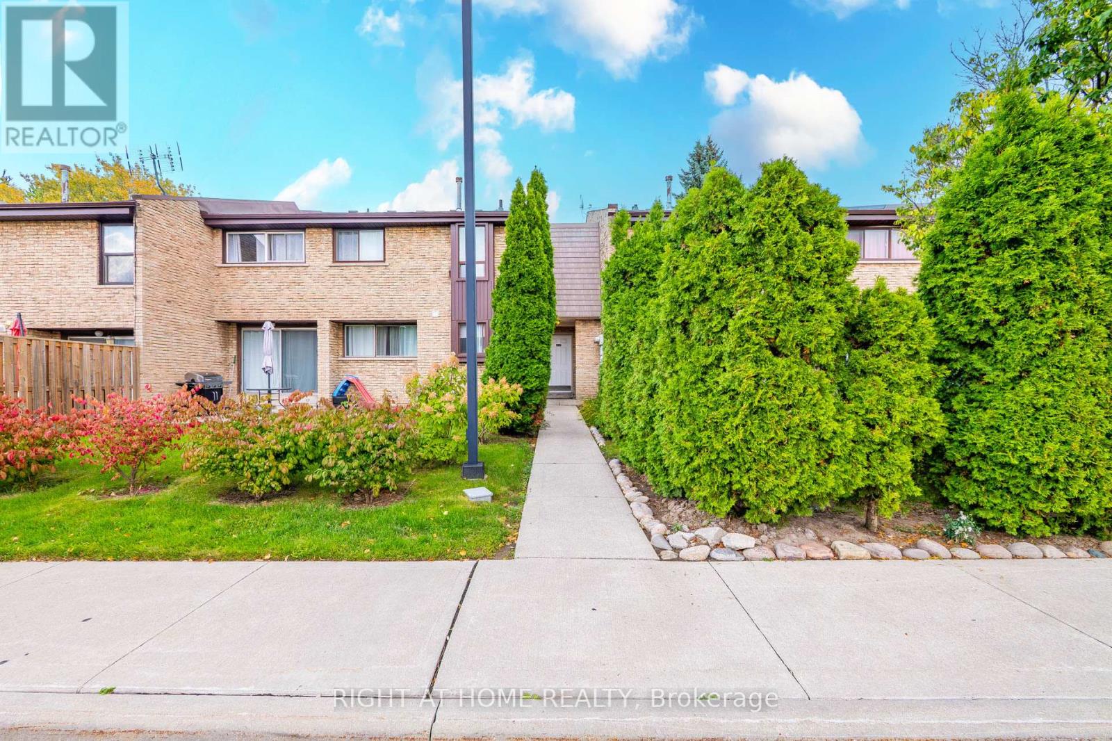 2605 WOODCHESTER DRIVE, Mississauga, Ontario