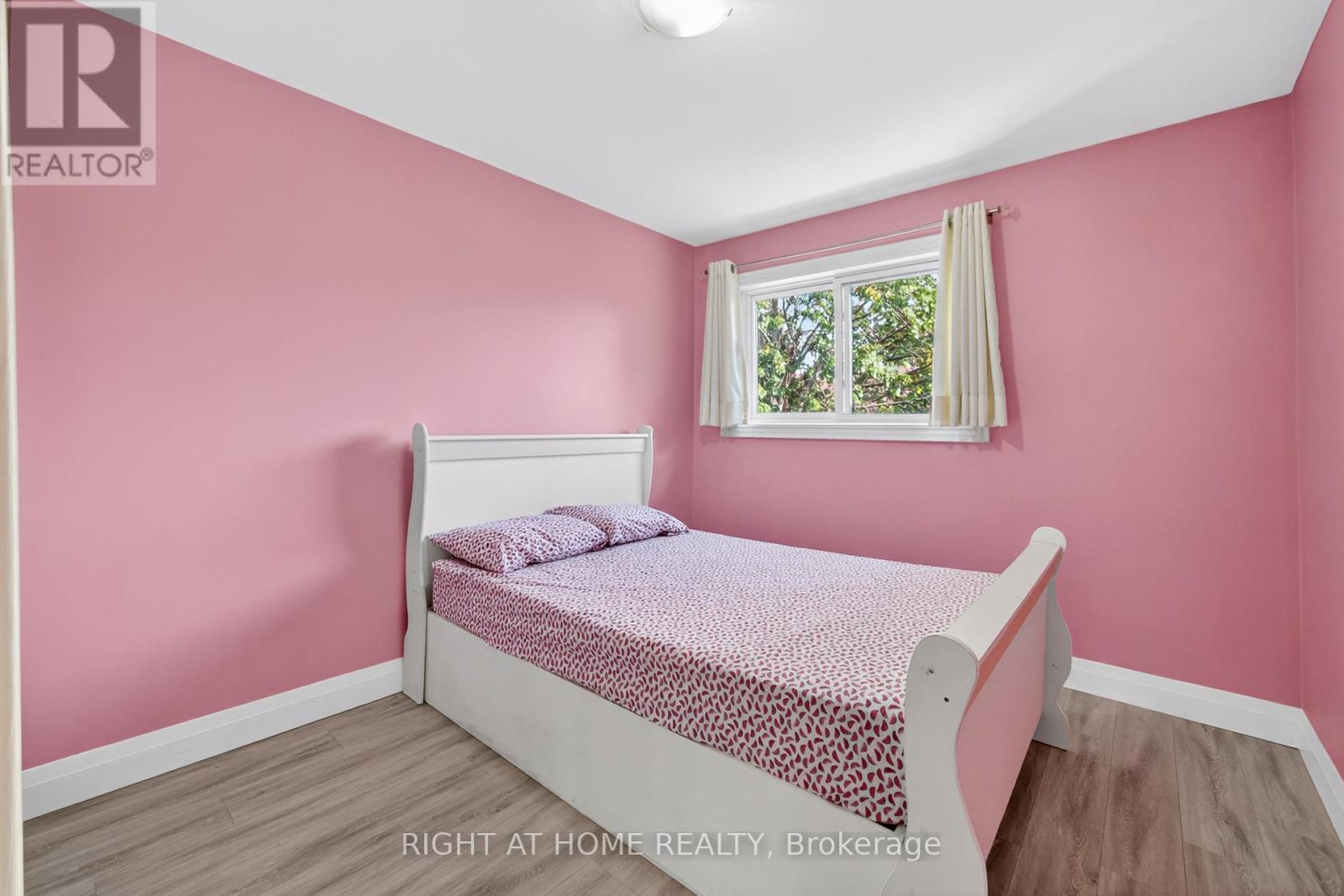 2605 Woodchester Drive, Mississauga, Ontario  L5K 2E3 - Photo 14 - W12462742