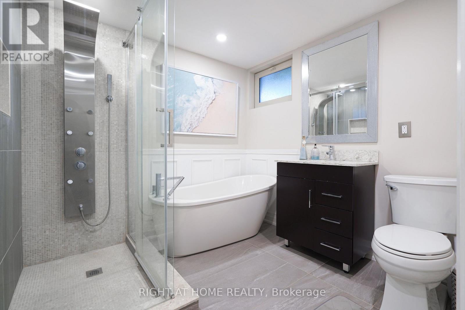 220 Overton Place, Oakville, Ontario  L6H 1E9 - Photo 13 - W12462744