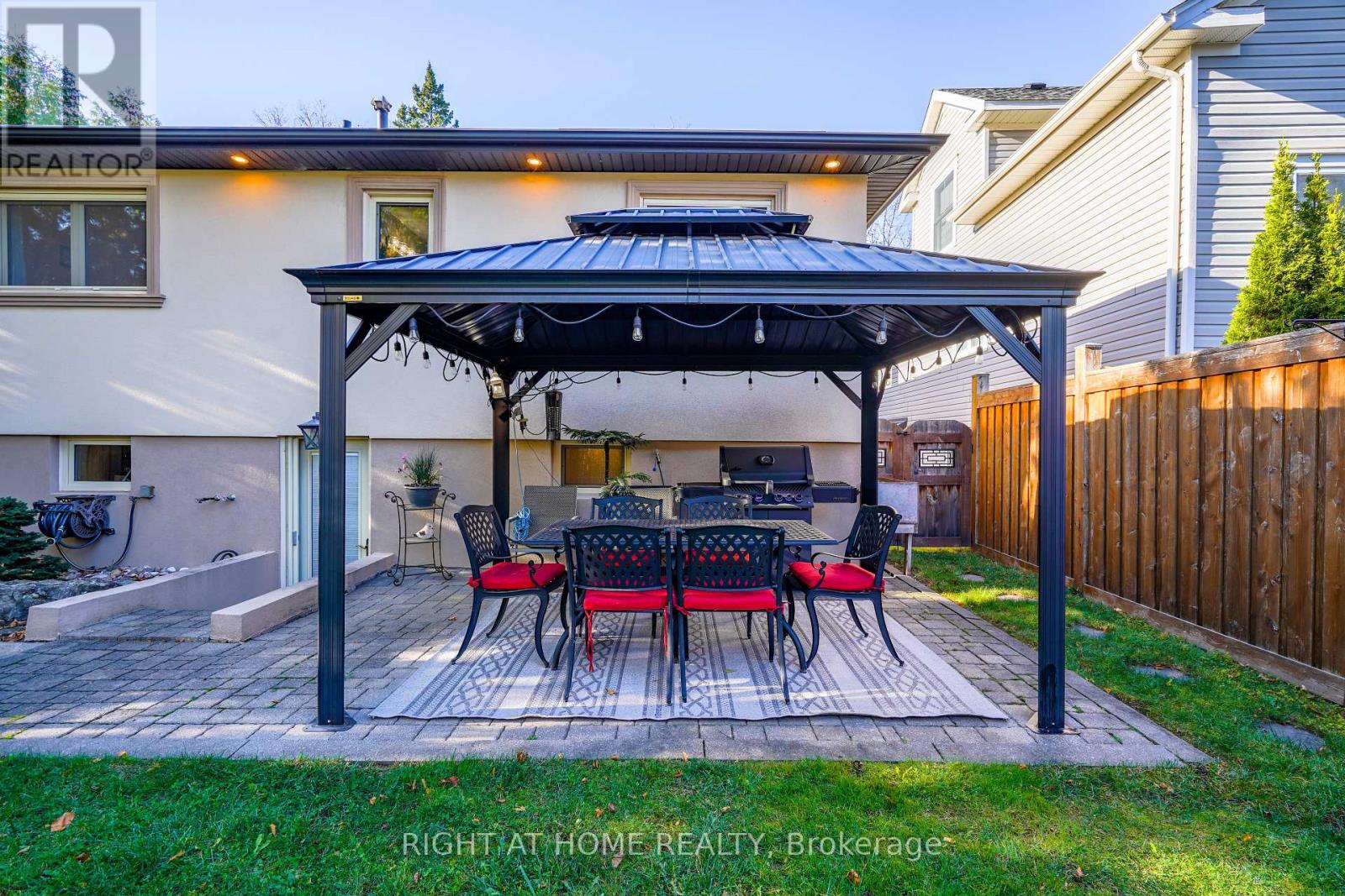 220 Overton Place, Oakville, Ontario  L6H 1E9 - Photo 15 - W12462744