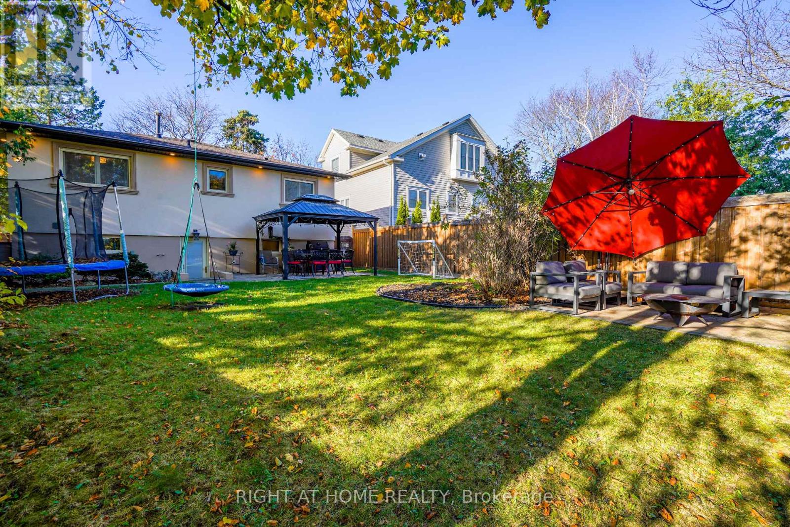 220 Overton Place, Oakville, Ontario  L6H 1E9 - Photo 16 - W12462744