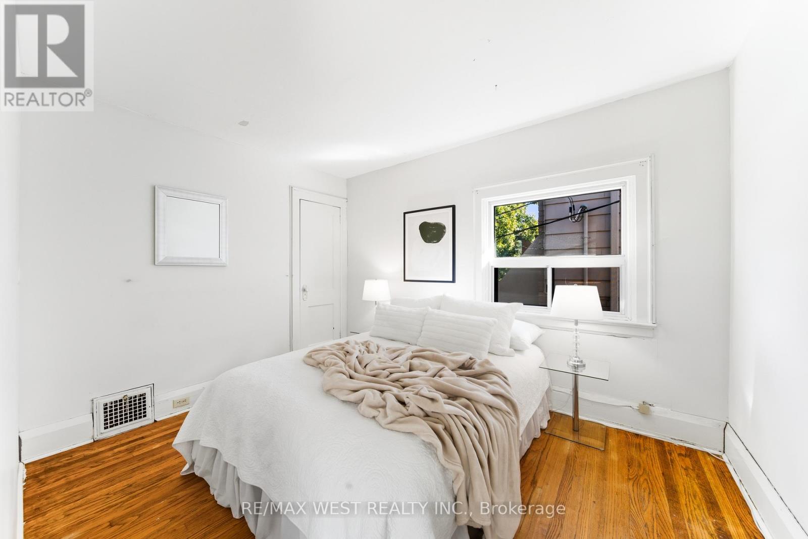 45 Deforest Road, Toronto, Ontario  M6S 1J1 - Photo 10 - W12462747
