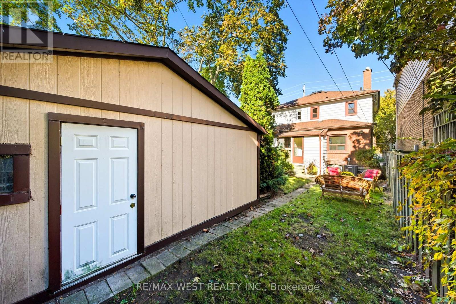 45 Deforest Road, Toronto, Ontario  M6S 1J1 - Photo 13 - W12462747