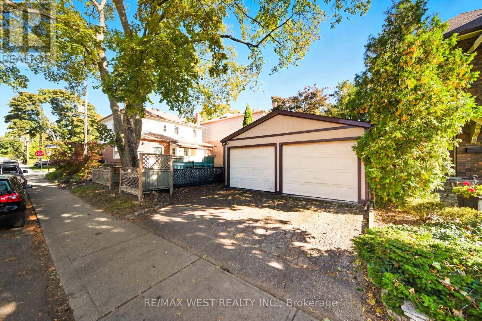 45 Deforest Road, Toronto, Ontario  M6S 1J1 - Photo 16 - W12462747
