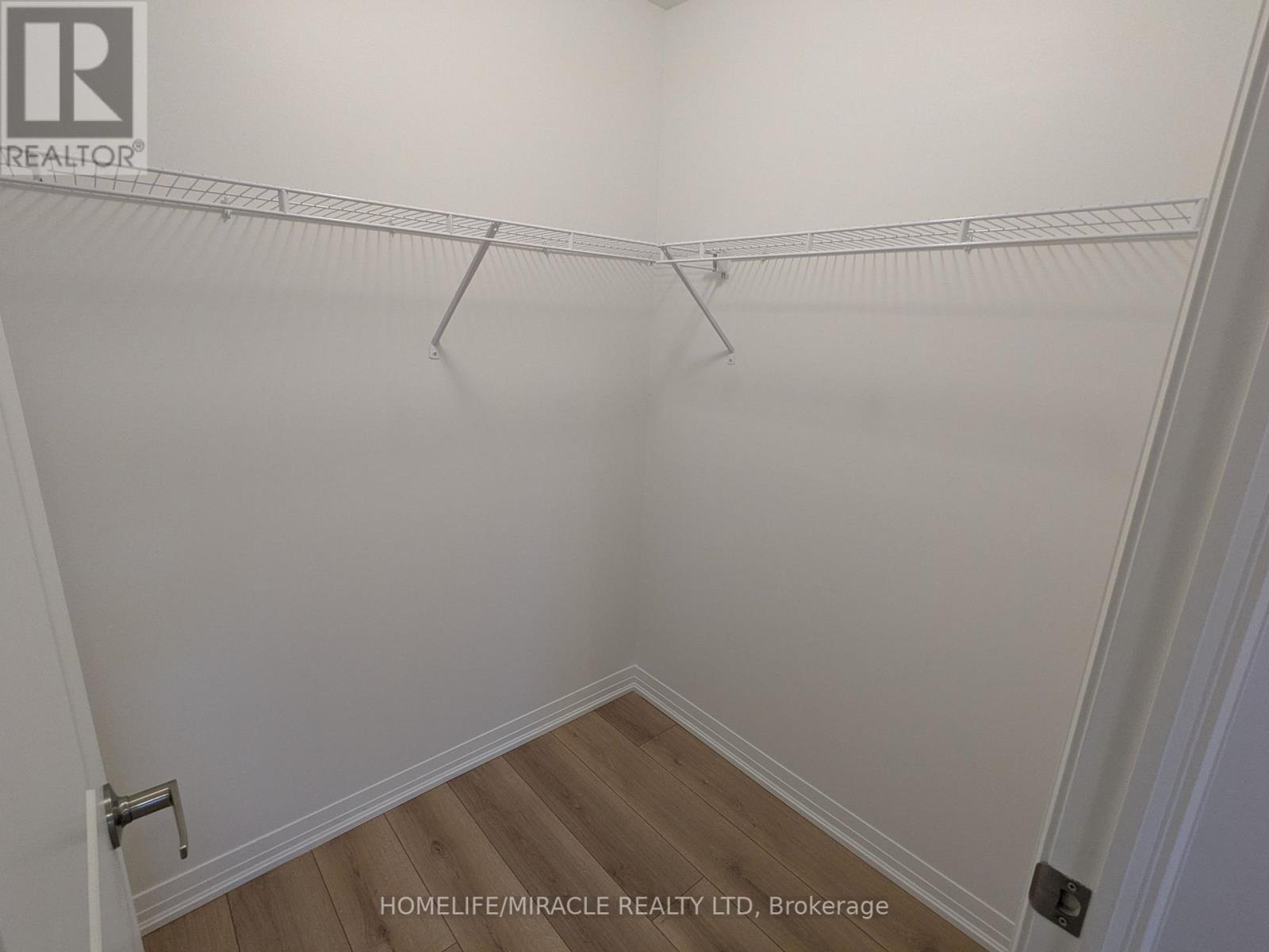 1 - 680 Atwater Avenue, Mississauga, Ontario  L5G 0B6 - Photo 12 - W12462752